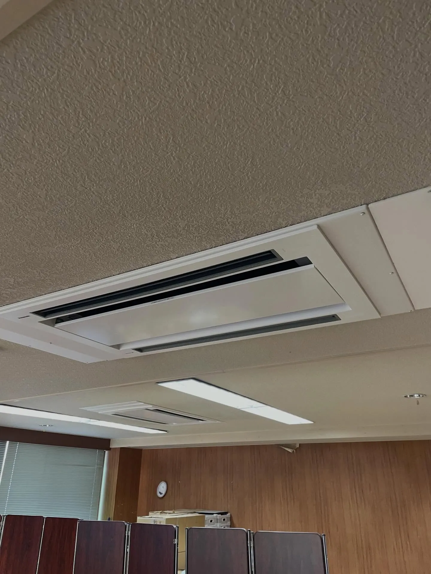 パッケージエアコン内機4台外聞いた2台取替させていただきまし...