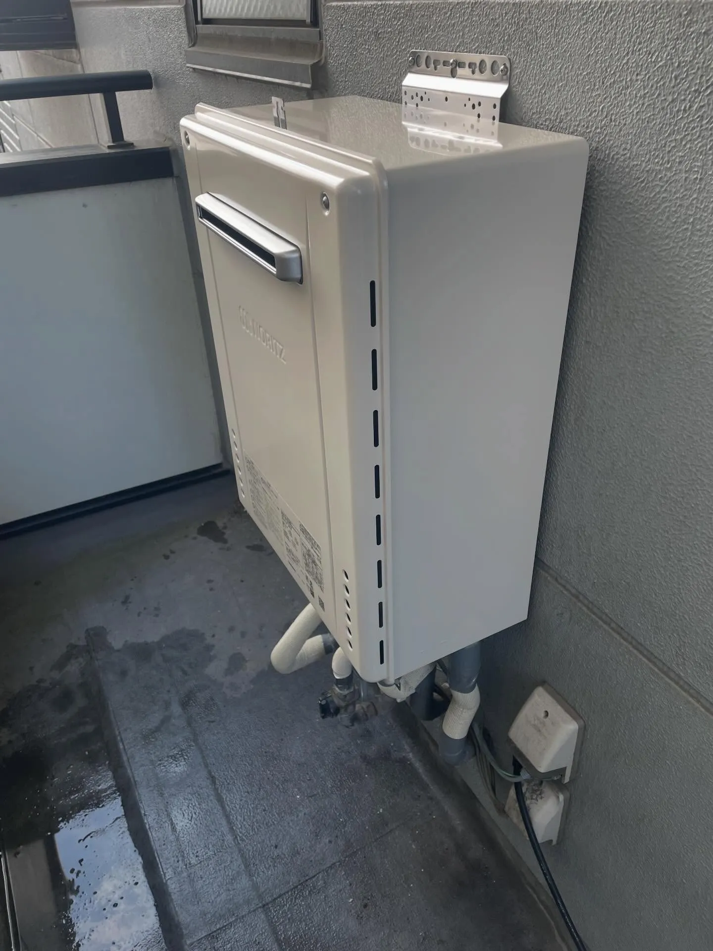 ガス給湯器の取替させていただきました。