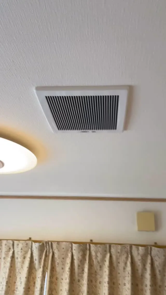 #エコキュート　2階に熱がこもるため熱を逃す換気扇工事をさせ...