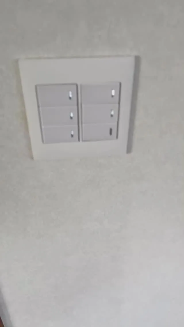 パナソニックのアドバイスシリーズのスイッチ、コンセントを付け...