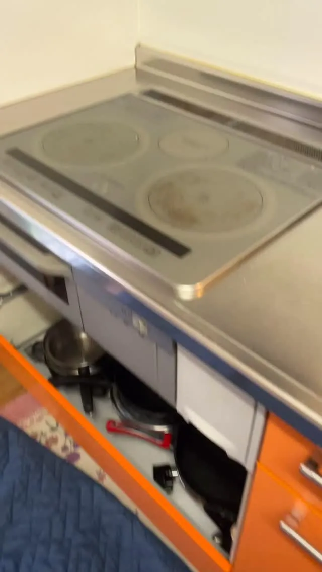 IHクッキングヒーターの取替工事をさせていただきました。